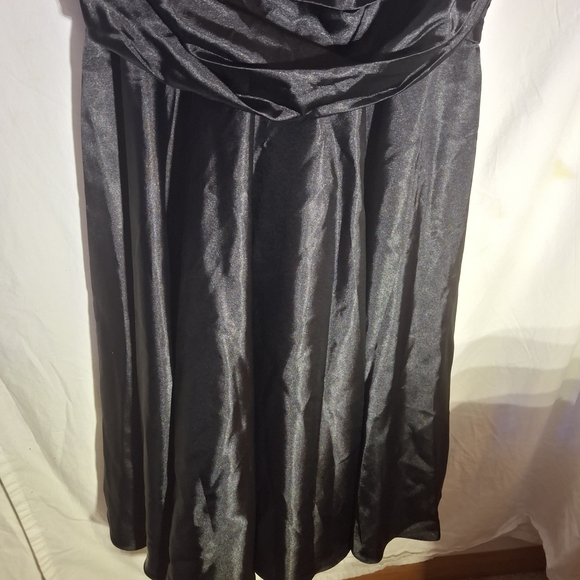 Chic Strapless Black Dress - Picture 5 of 7